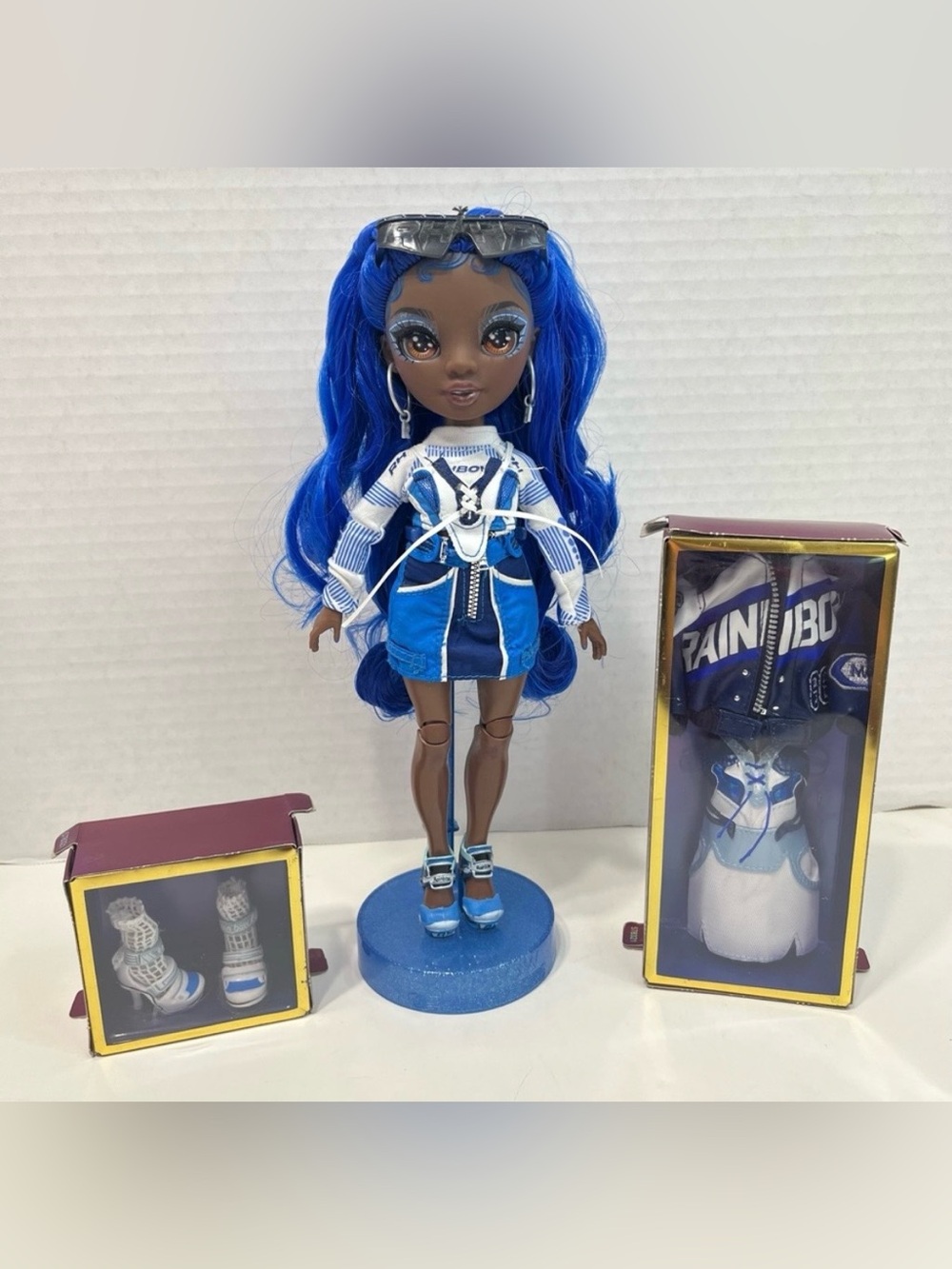 RAINBOW HIGH Doll Coco Vanderbalt series 4 toy